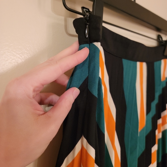 DO+BE Pleated Skirt - Picture 5 of 6